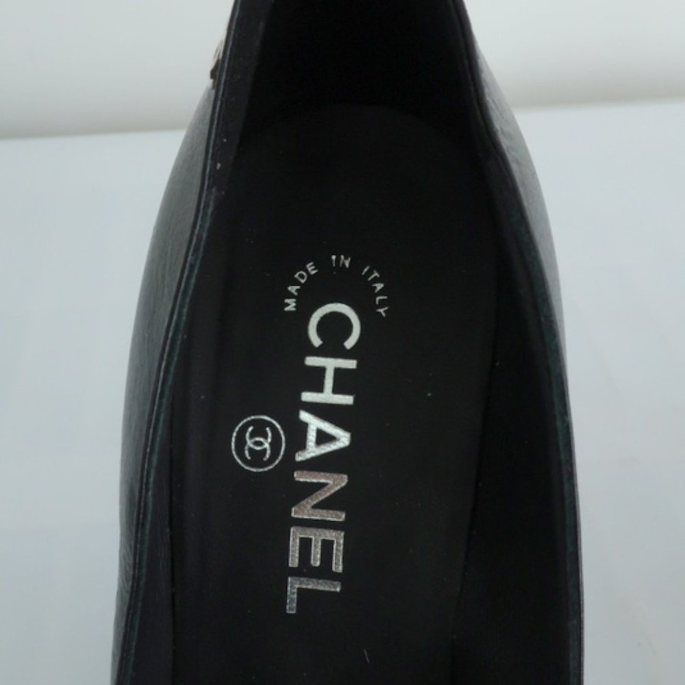 Chanel Cap Toe Pumps Black Leather & Patent - Picture 2 of 8